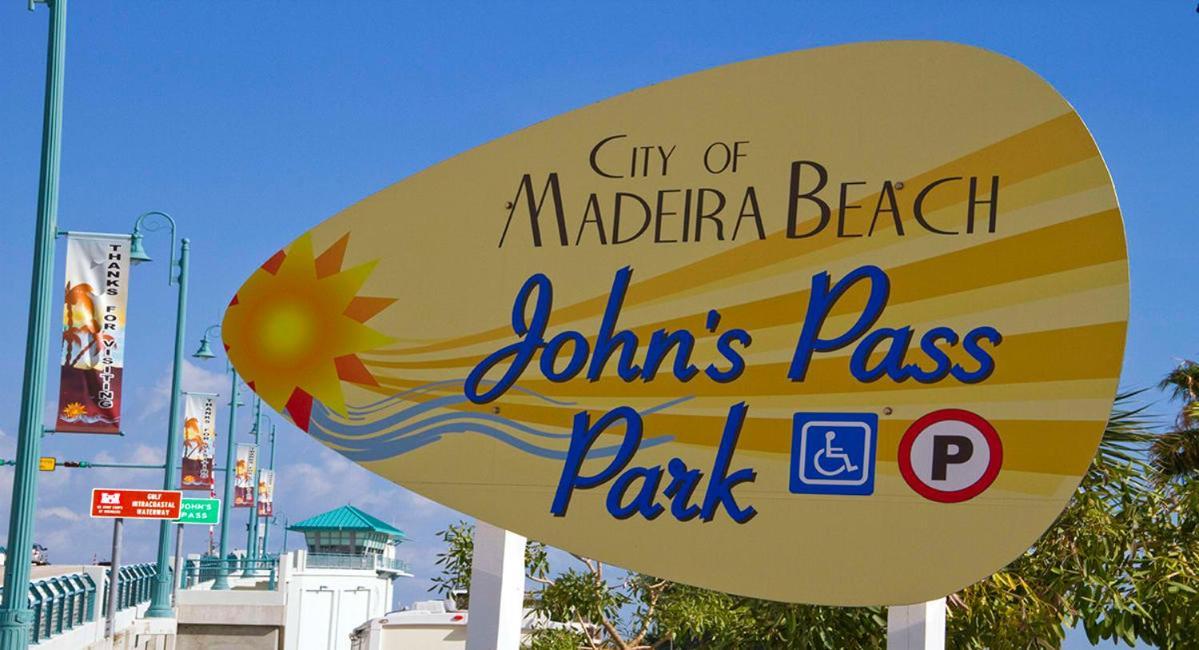 Luxury At Madeira Beach Dock One Block From Johns Pass Village Holiday home St. Pete Beach
