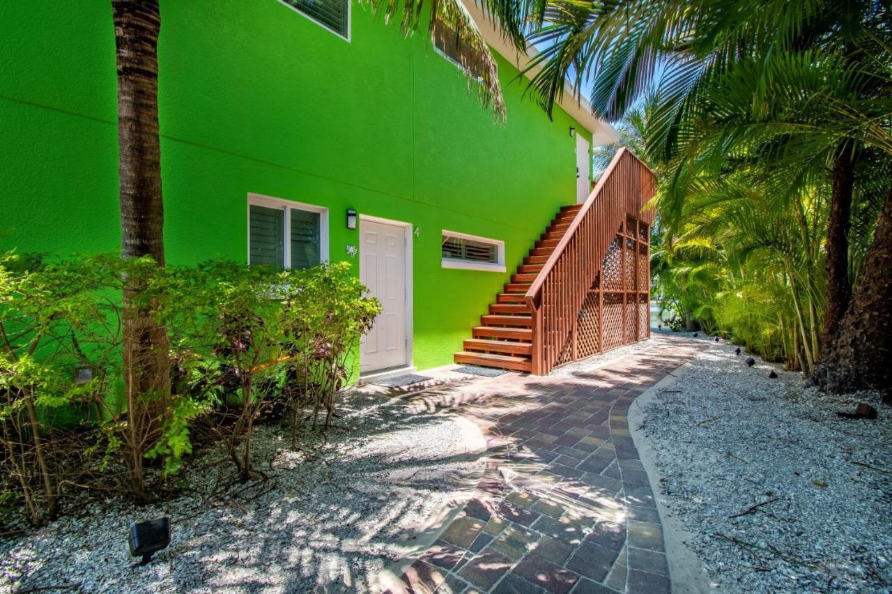 Luxury At Madeira Beach Dock One Block From Johns Pass Village Holiday home