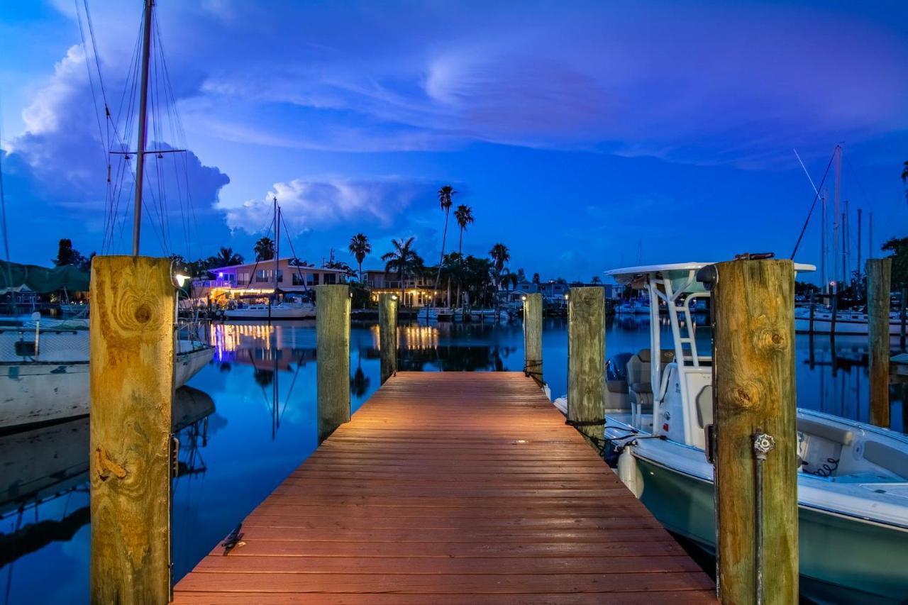 Luxury At Madeira Beach Dock One Block From Johns Pass Village Holiday home