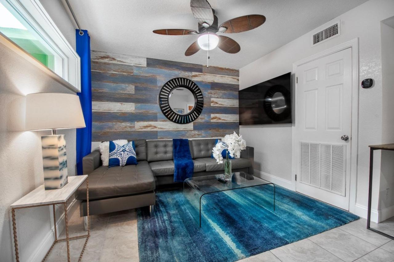 Luxury At Madeira Beach Dock One Block From Johns Pass Village *