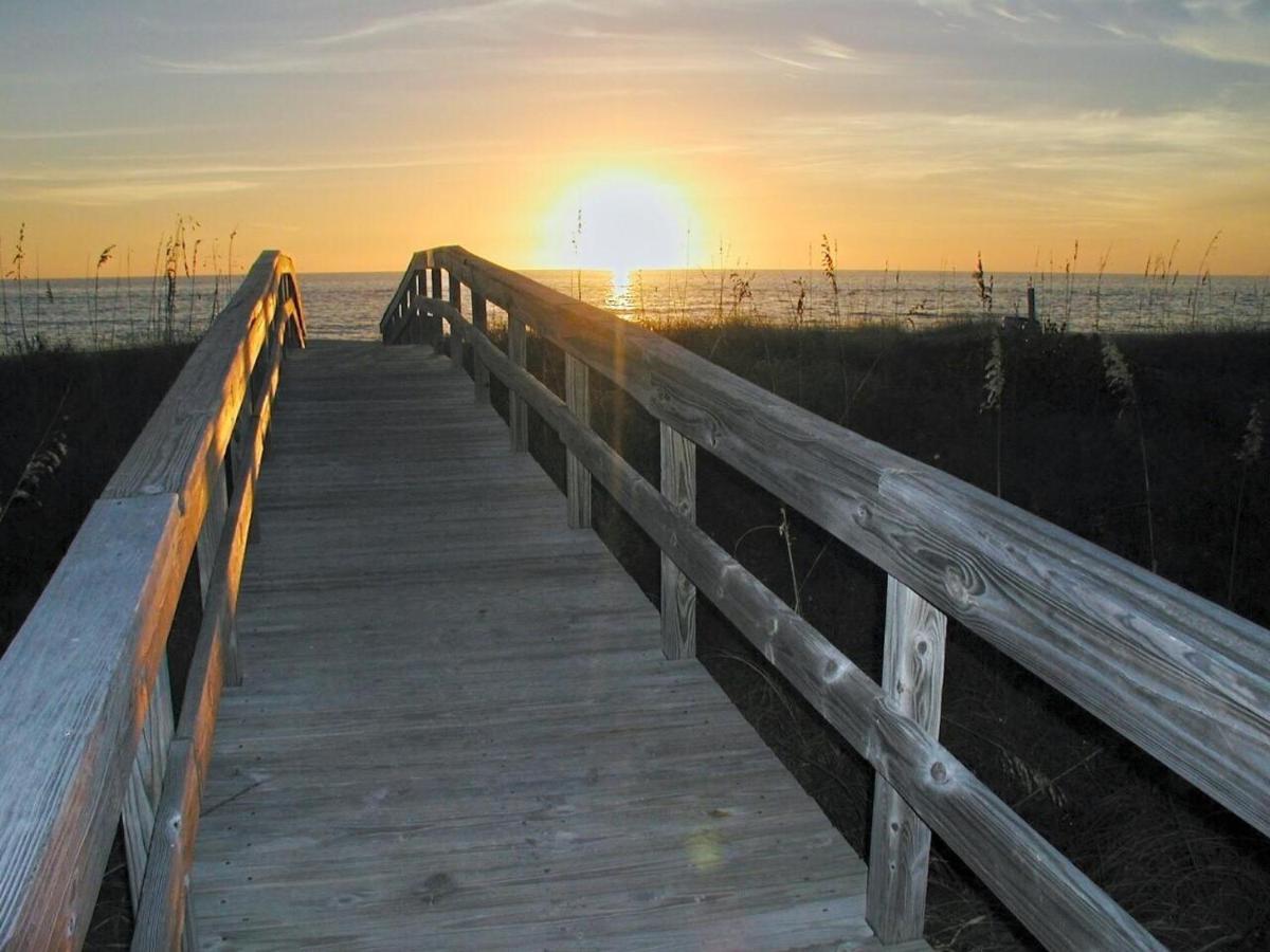 Land's End 4-202 Bay Front - Premier Holiday home *