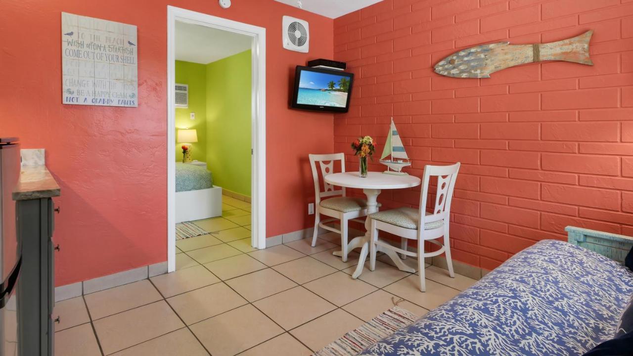The House - Treasure Island Inn 2*