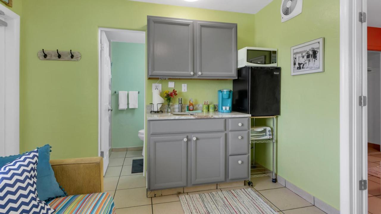 The House - Treasure Island Inn 2*