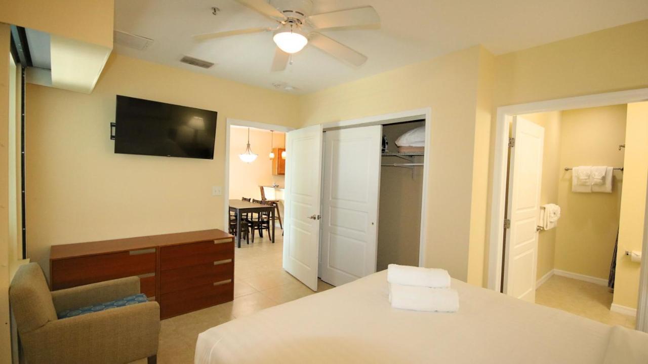 John's Pass - Fully Remote Check In Hotel