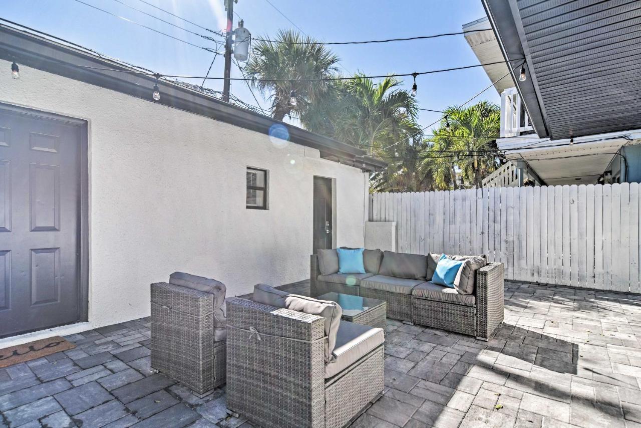 Well-appointed Madeira With Patio!