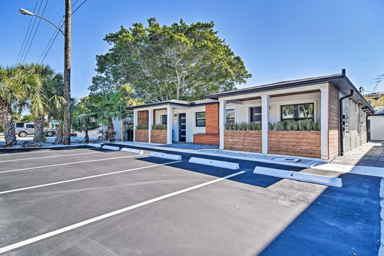 2 Conjoined Units - Steps From Madeira Beach! Apartment