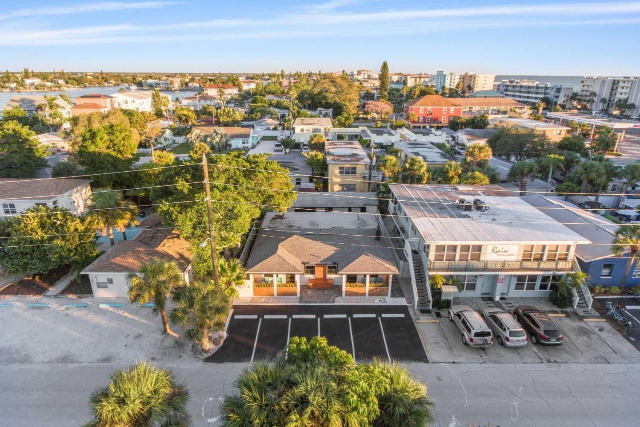 2 Conjoined Units - Steps From Madeira Beach! Apartment St. Pete Beach