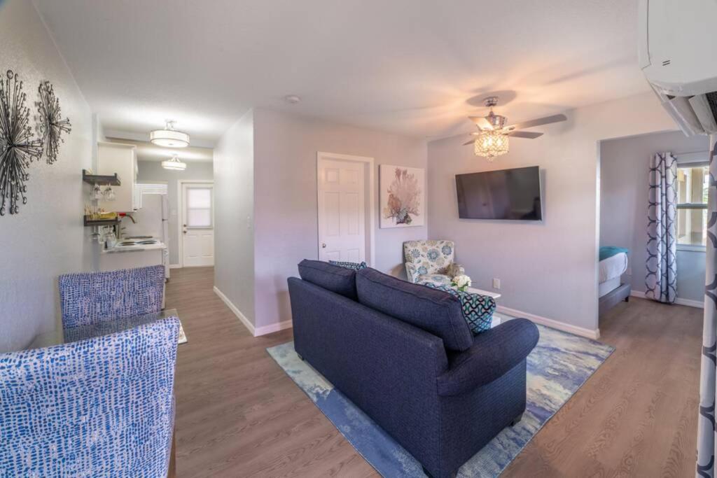 102-tiny Treasure-waterfront With Heated Pool * St. Pete Beach
