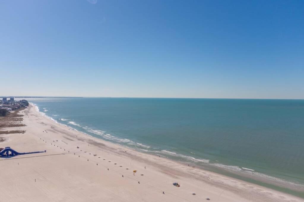 Apartment 102-tiny Treasure-waterfront With Heated Pool *