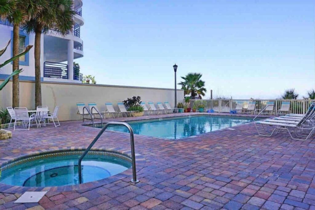 Apartment Newly Reno The Is Your Backyard *
