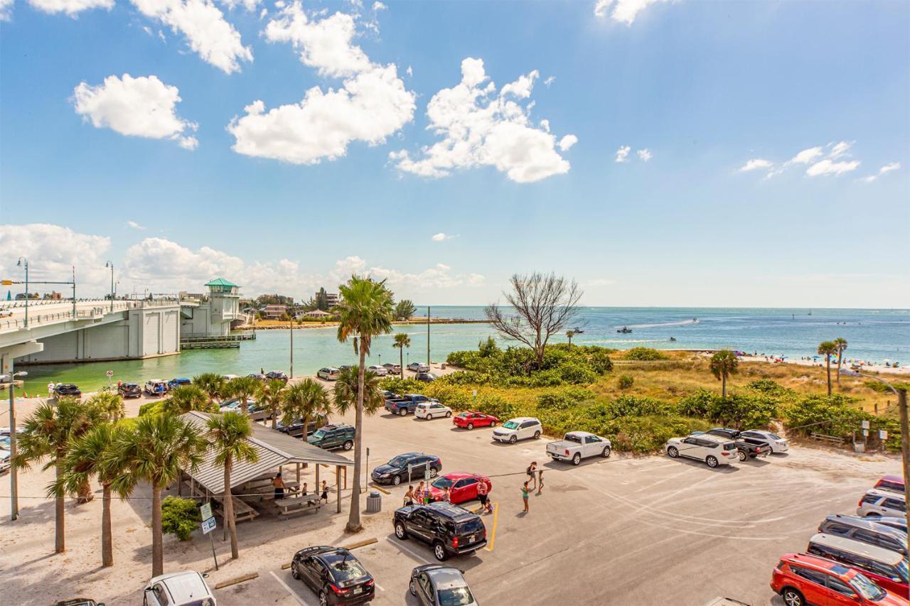 305 Place * St. Pete Beach