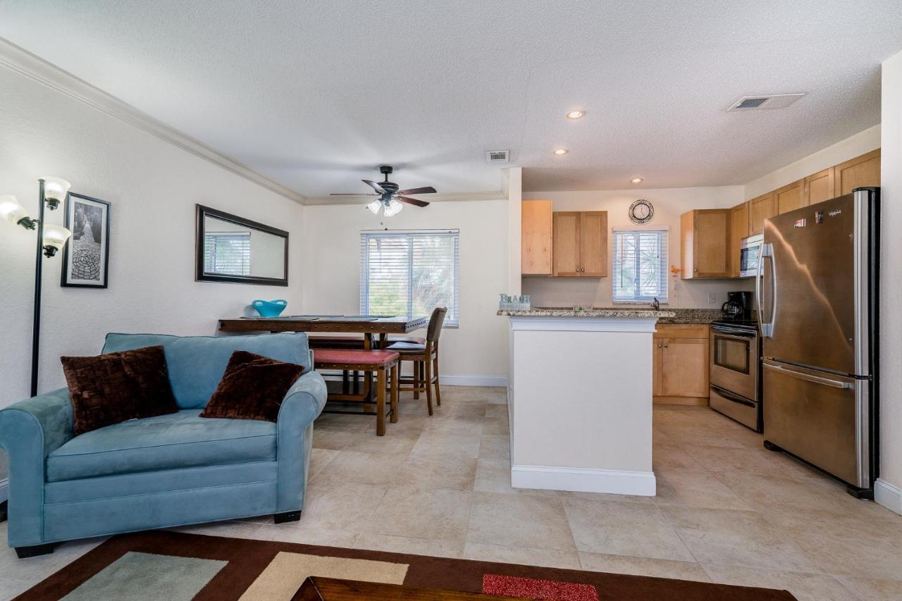 Parkside 15, 2 Bedrooms, Walk To Beach, Pool Access, Sleeps 6 Apartment St. Pete Beach