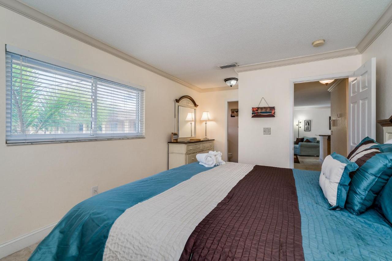 Apartment Parkside 15, 2 Bedrooms, Walk To Beach, Pool Access, Sleeps 6 *