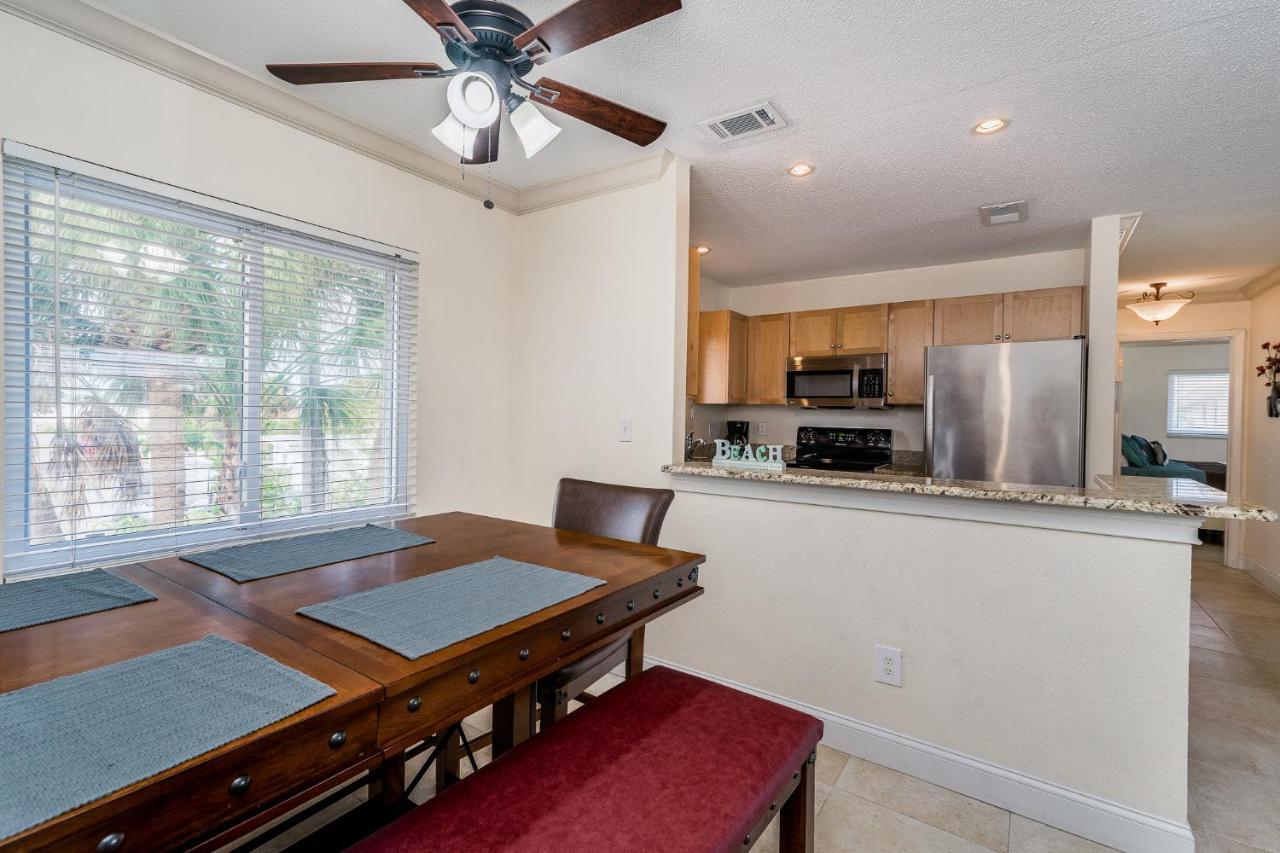 Apartment Parkside 15, 2 Bedrooms, Walk To Beach, Pool Access, Sleeps 6
