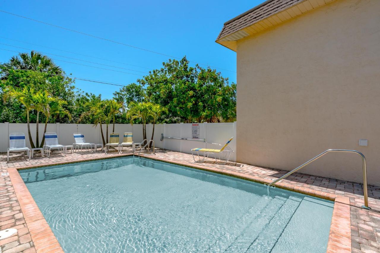 Parkside 15, 2 Bedrooms, Walk To Beach, Pool Access, Sleeps 6