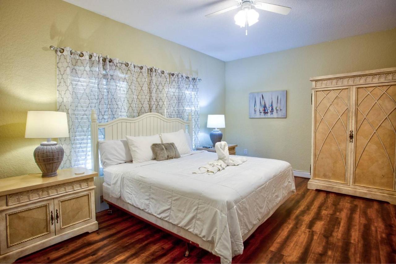 302 - Palms Of Treasure Island Holiday home