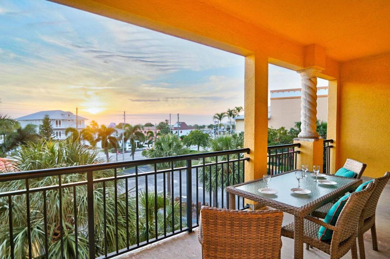 204 - Palms Of Treasure Island