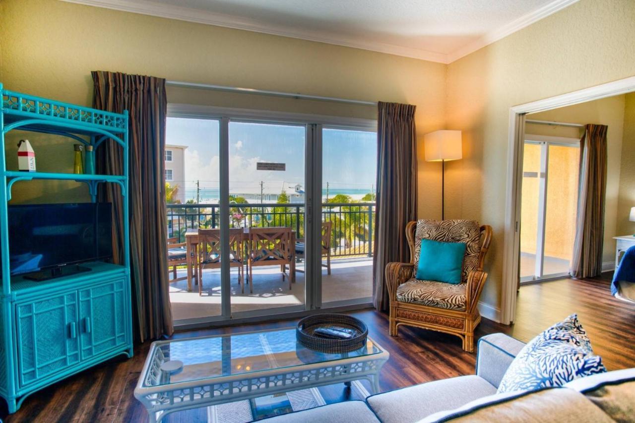302 - Palms Of Treasure Island *