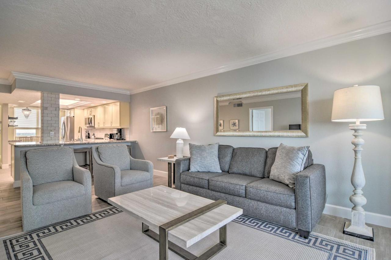 Remodeled Redington Shores Gem On The Beach! Apartment