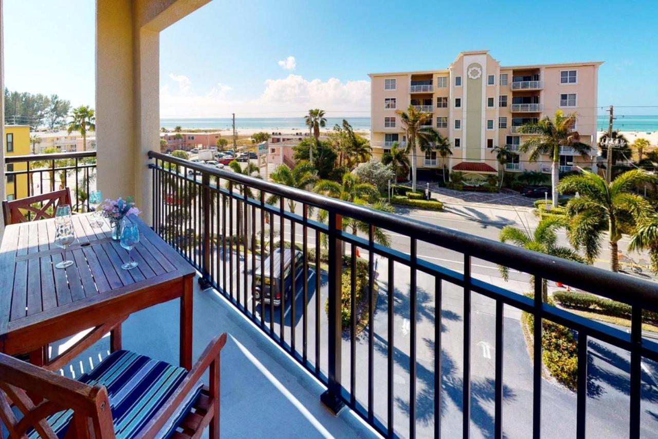 302 - Palms Of Treasure Island