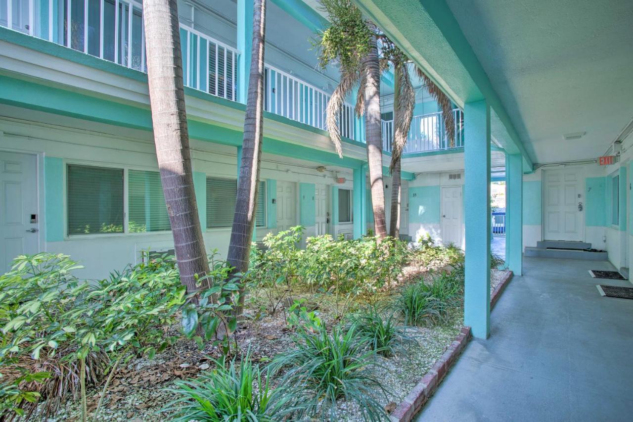 Tropical Pass-a-grille Gem With Direct Access! Apartment *