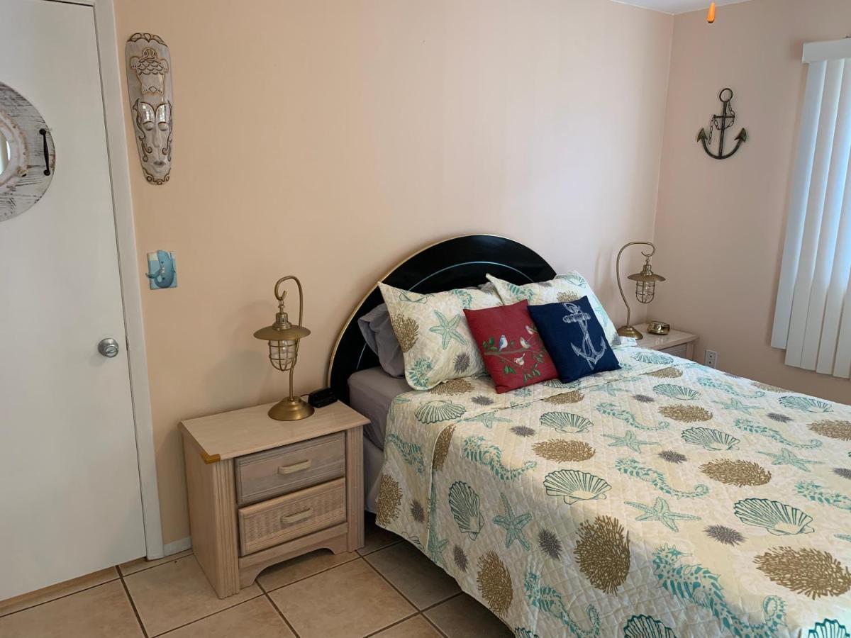 Apartment Michaels -beachside St. Pete Beach