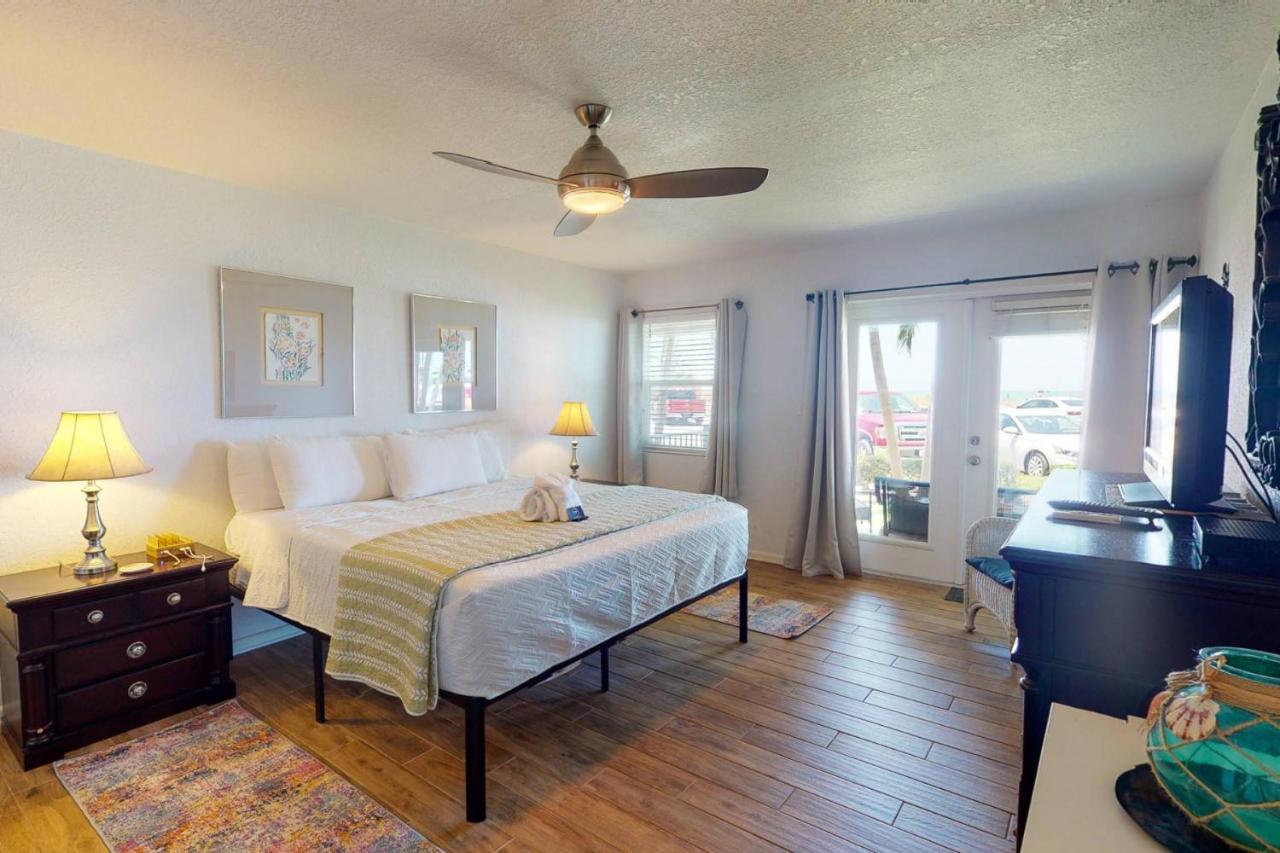Holiday home 2 - Club At Pass-a-grille St. Pete Beach