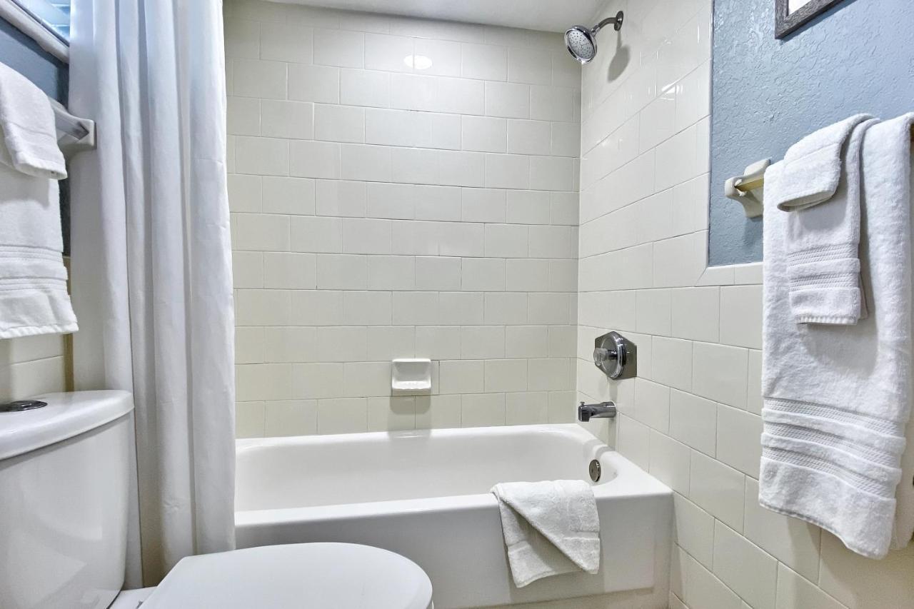 Royal Orleans 111 Apartment St. Pete Beach