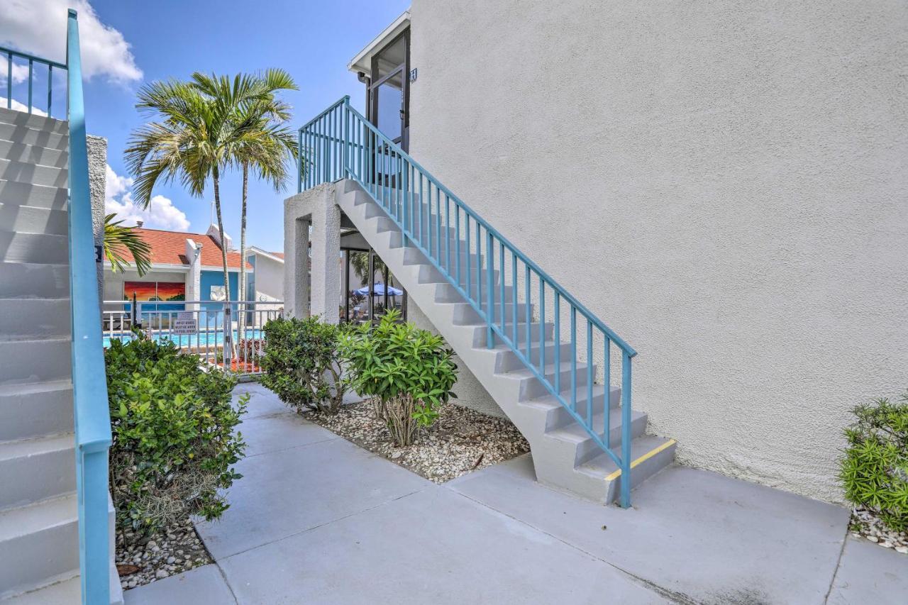 Poolside Madeira Abode With Balcony! Holiday home *