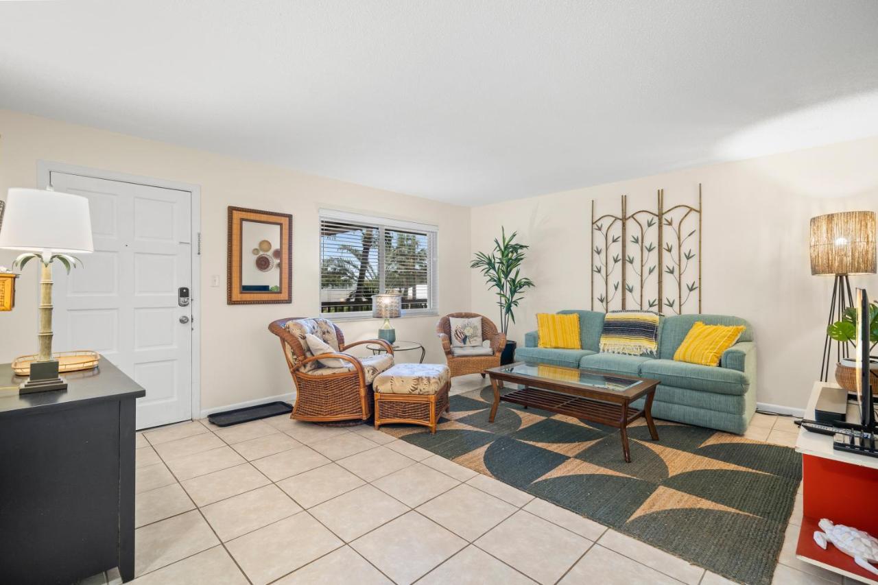Waves 18 Apartment St. Pete Beach