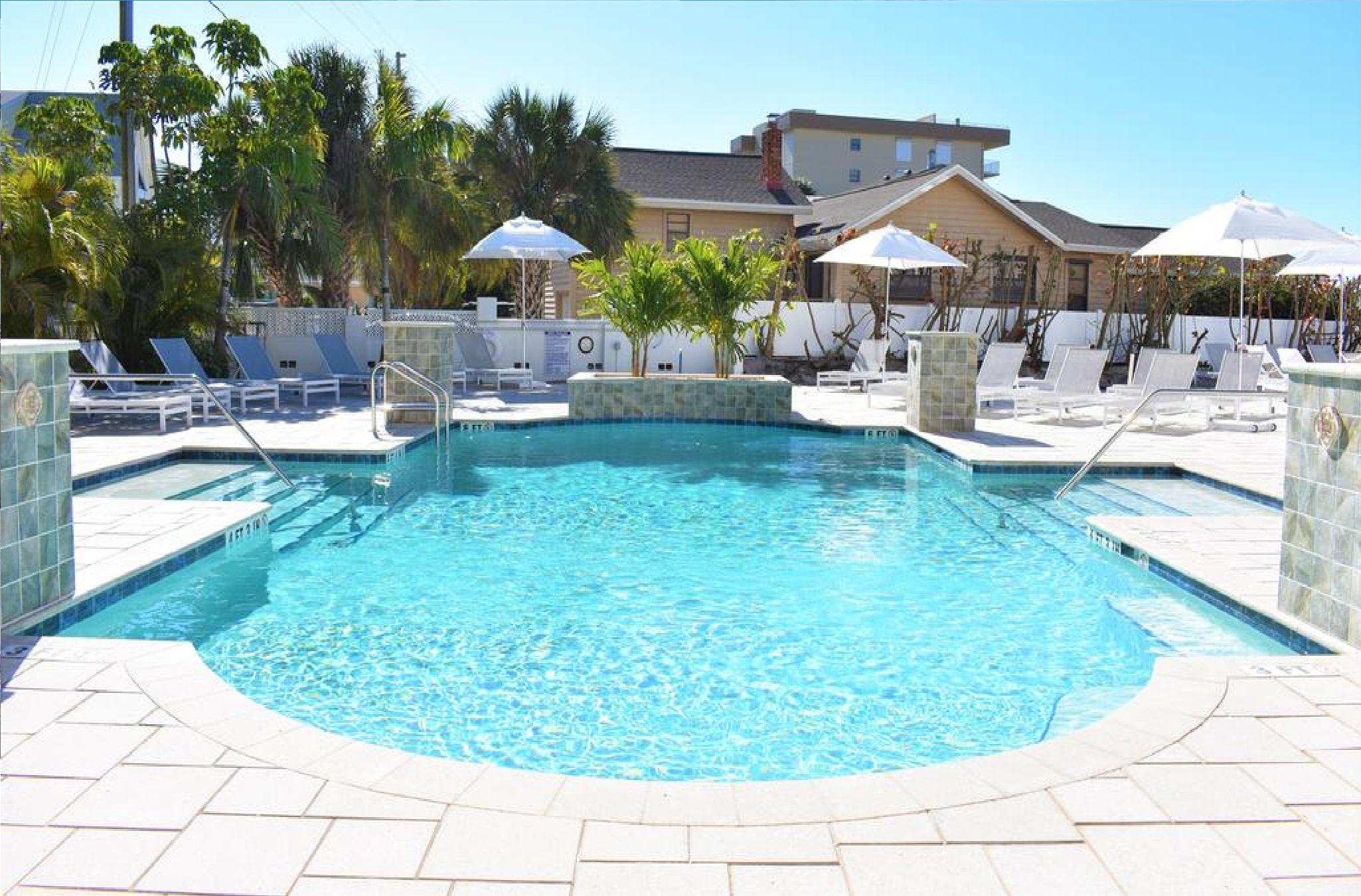 Barefoot Club Hotel 3*