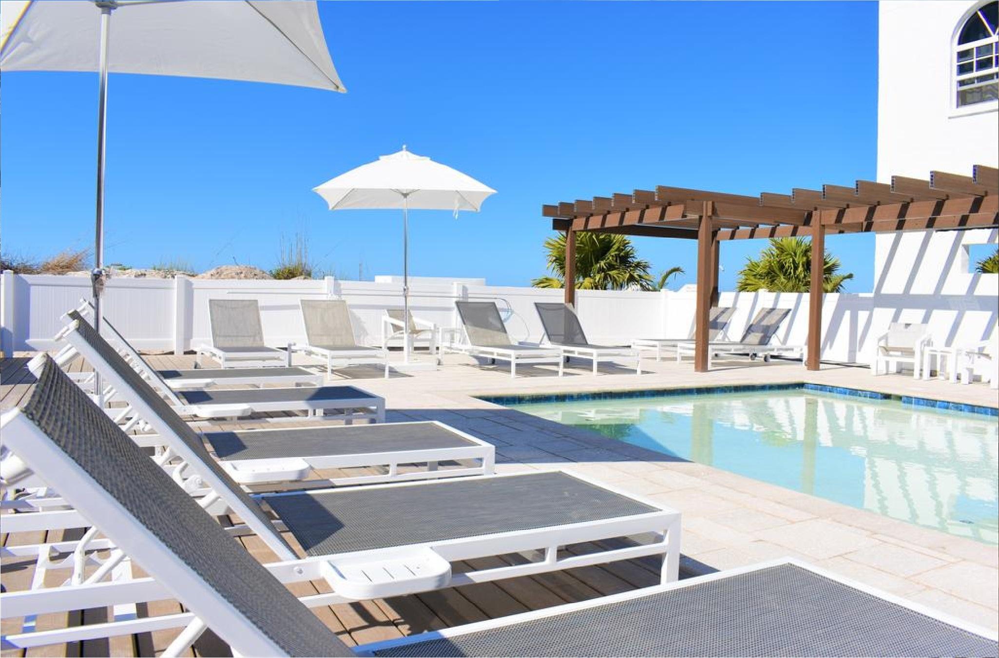 Barefoot Club Hotel 3*
