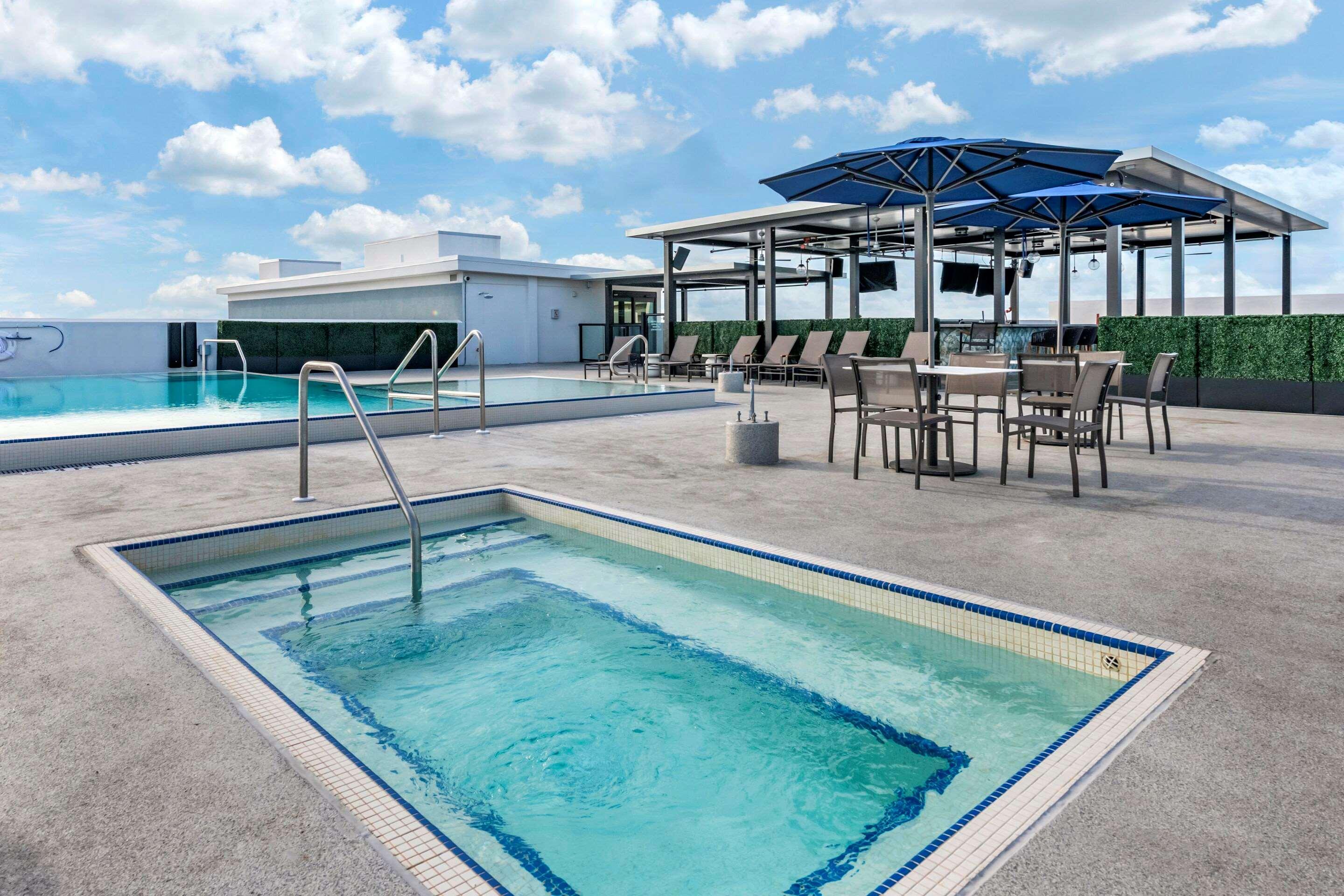 Cambria St Petersburg-madeira Marina Hotel 3*