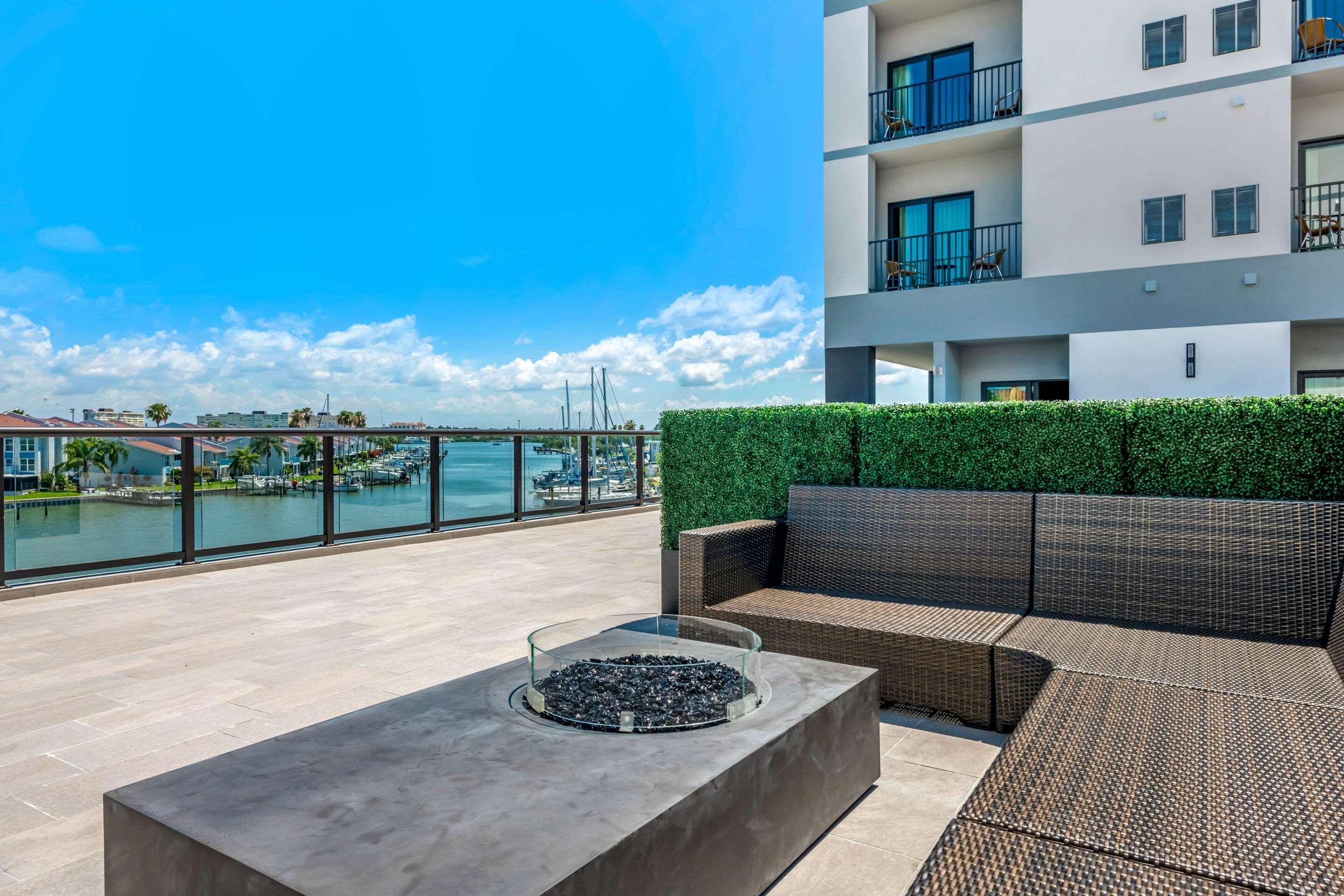 Hotel Cambria St Petersburg-madeira Marina 3*