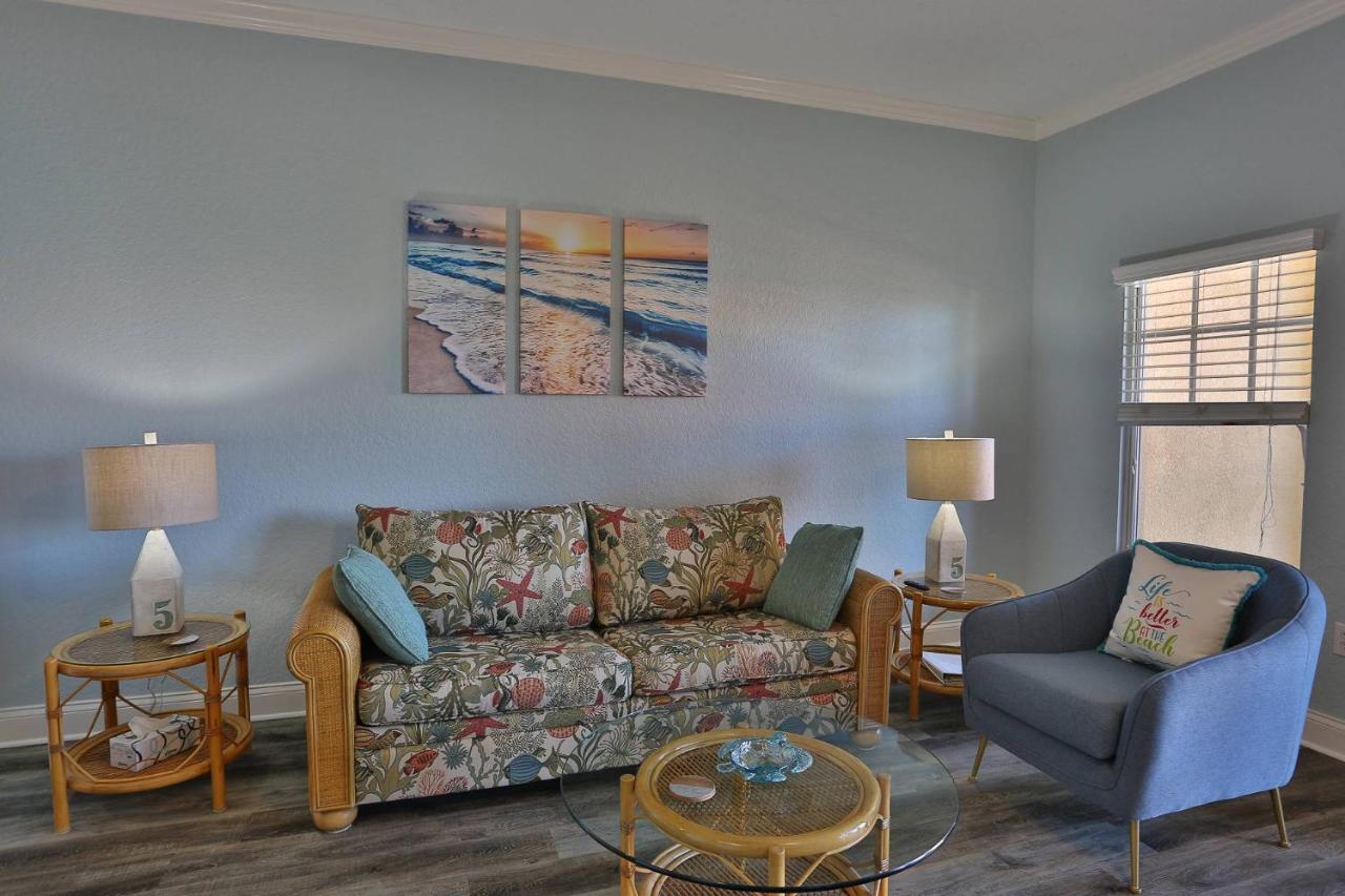 Holiday home 103 - Palms Of Treasure Island
