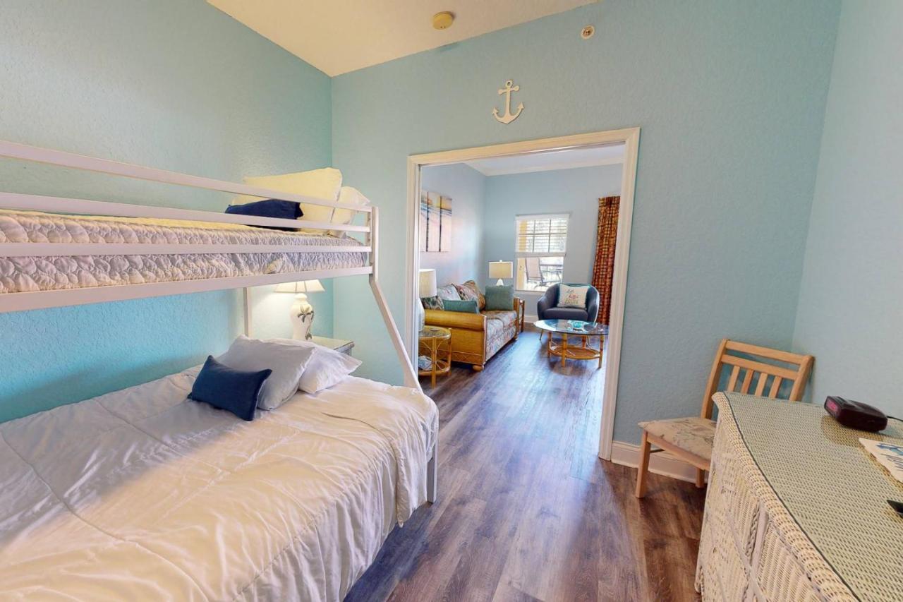 Holiday home 103 - Palms Of Treasure Island *