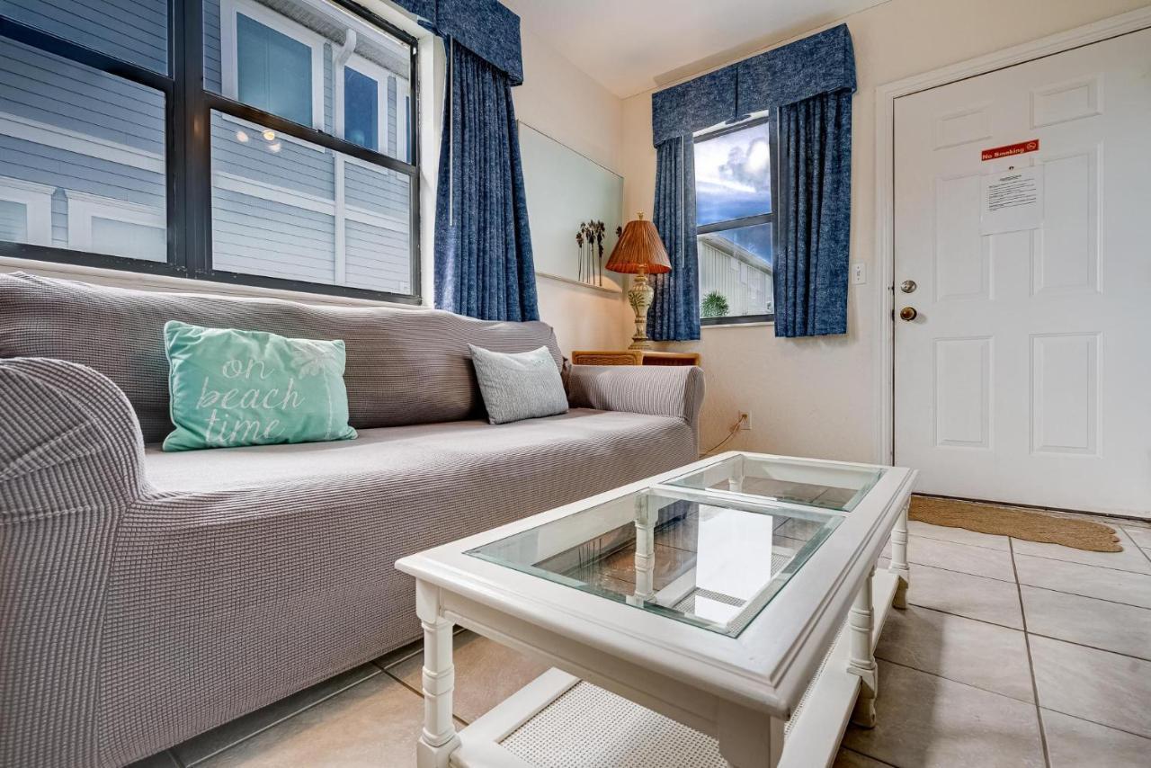Royal Orleans 212 Apartment St. Pete Beach