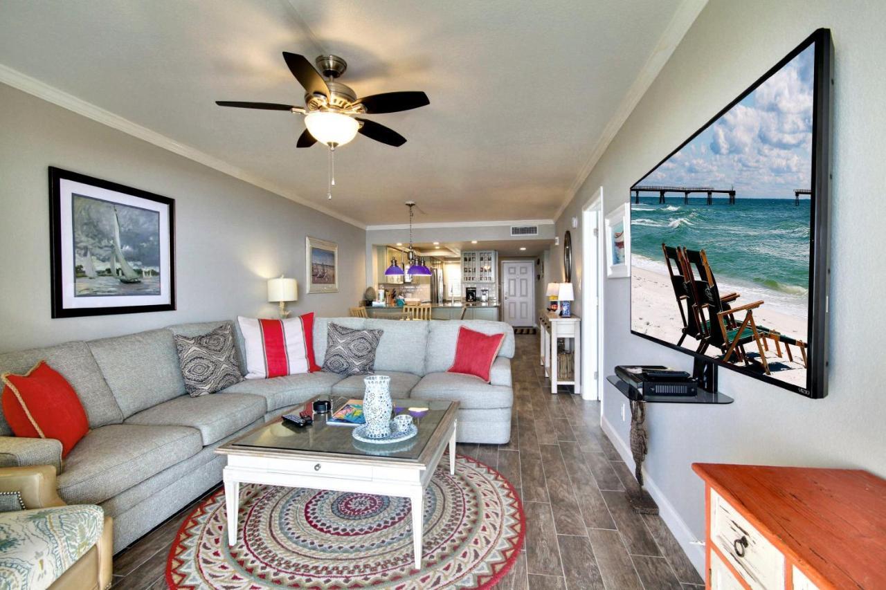Holiday home Land's End 10-402 Front - Premier