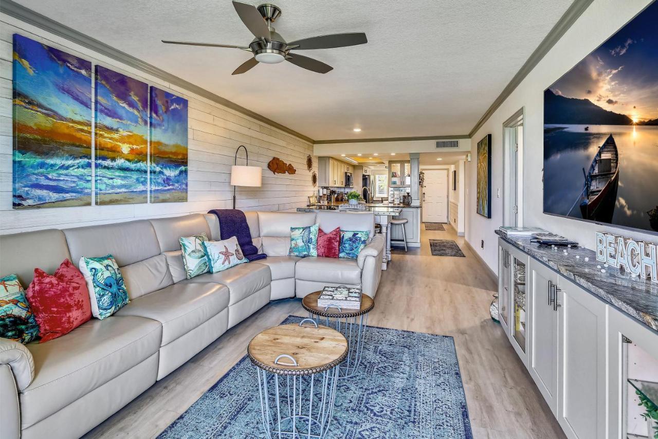 Land's End 10-202 Front - Premier Holiday home *