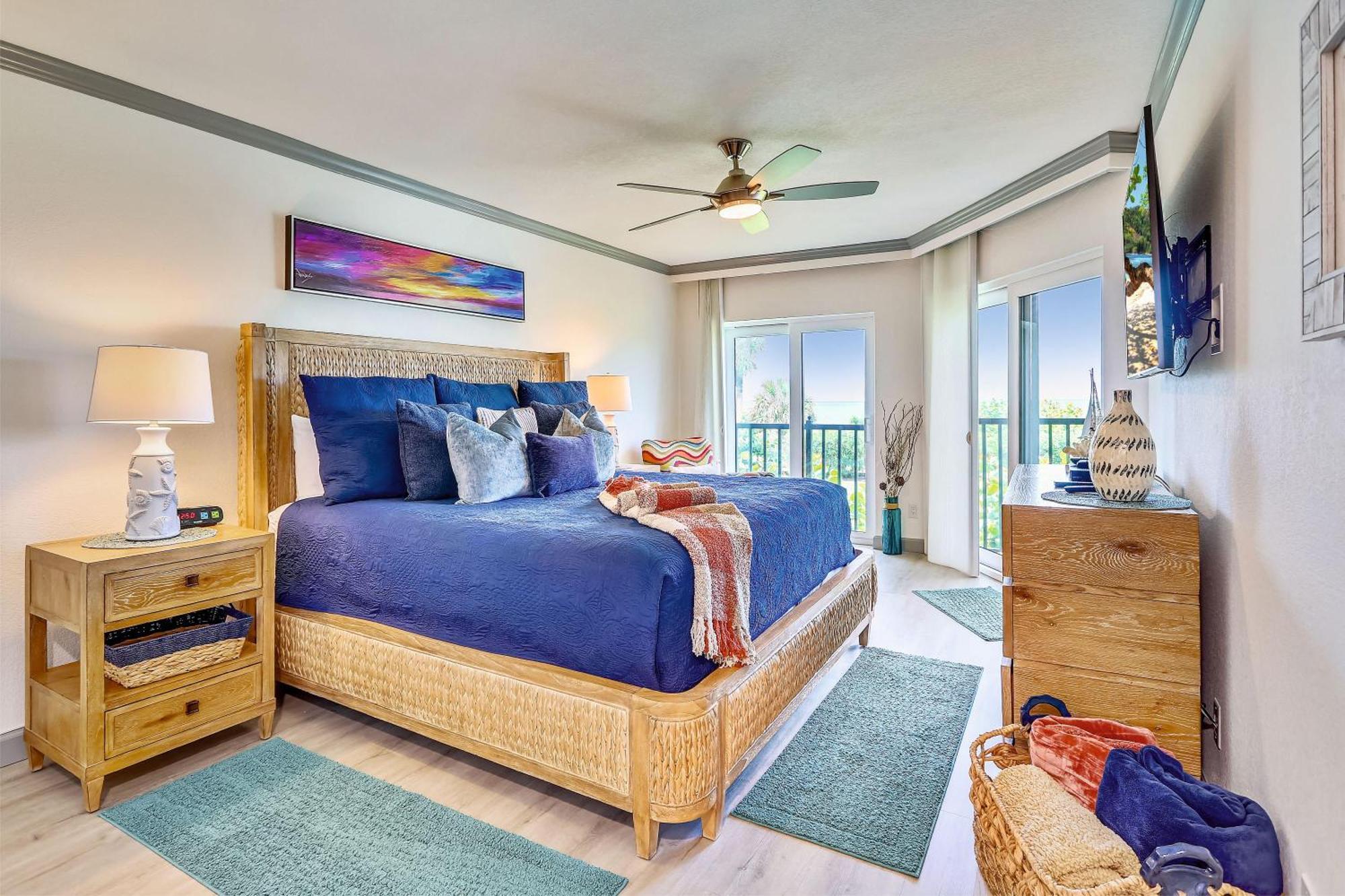 Land's End 10-202 Front - Premier Holiday home St. Pete Beach