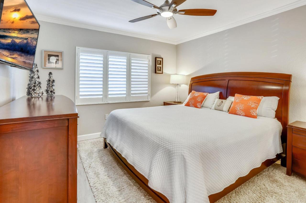 Land's End 3-303 Bay Front - Premier Holiday home St. Pete Beach