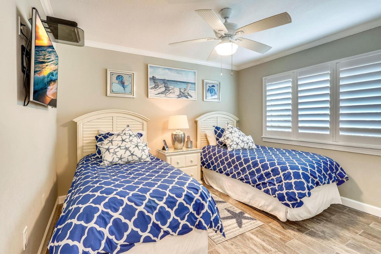 Land's End 7-306 Front - Premier St. Pete Beach