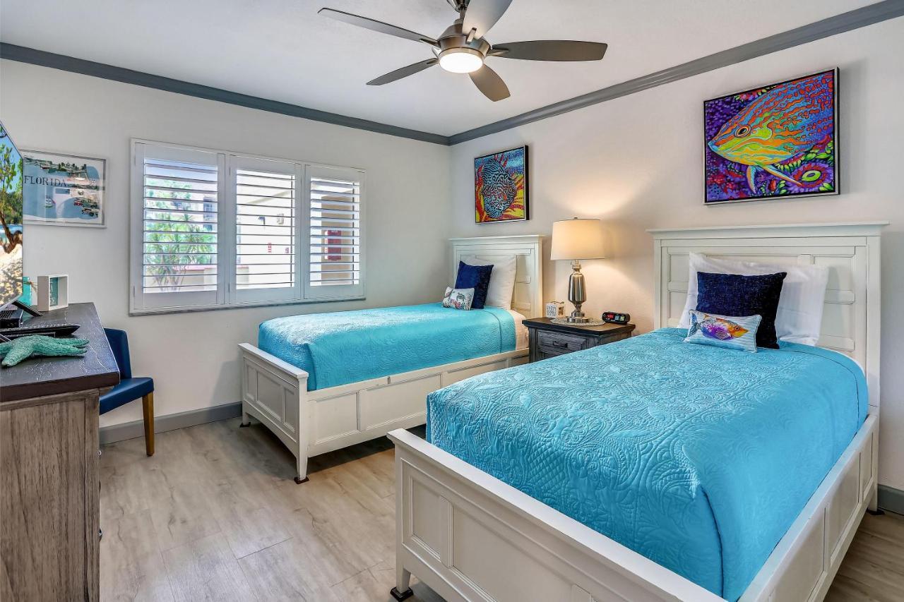 Land's End 10-202 Front - Premier Holiday home *