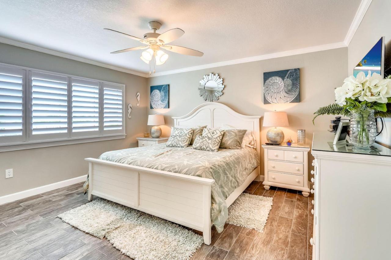 Land's End 7-306 Front - Premier Holiday home