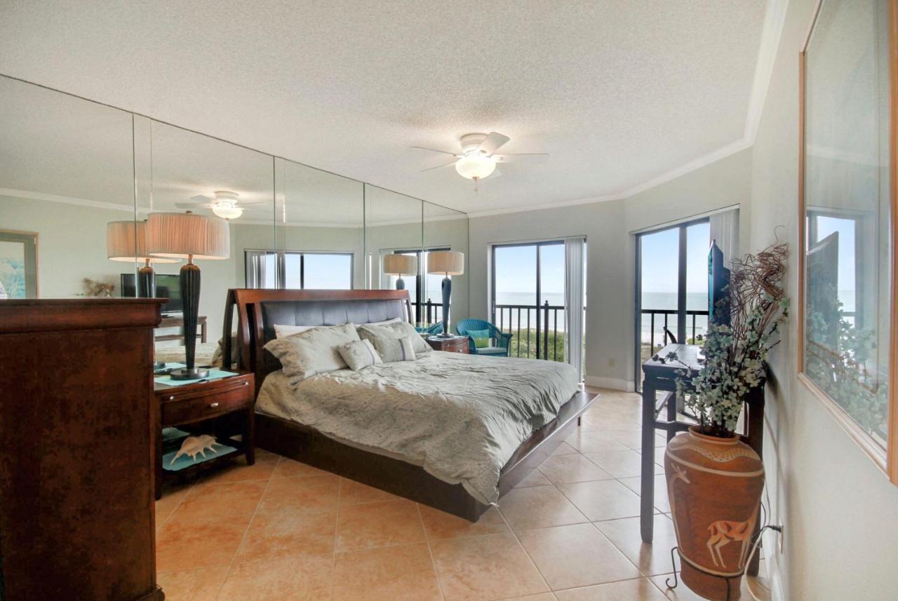 Land's End 9-404 Front - Premier * St. Pete Beach