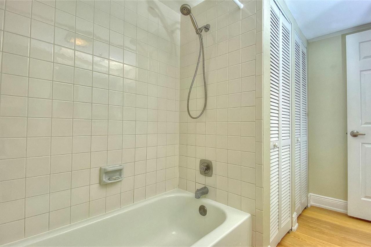 Arie Dam 403 Apartment