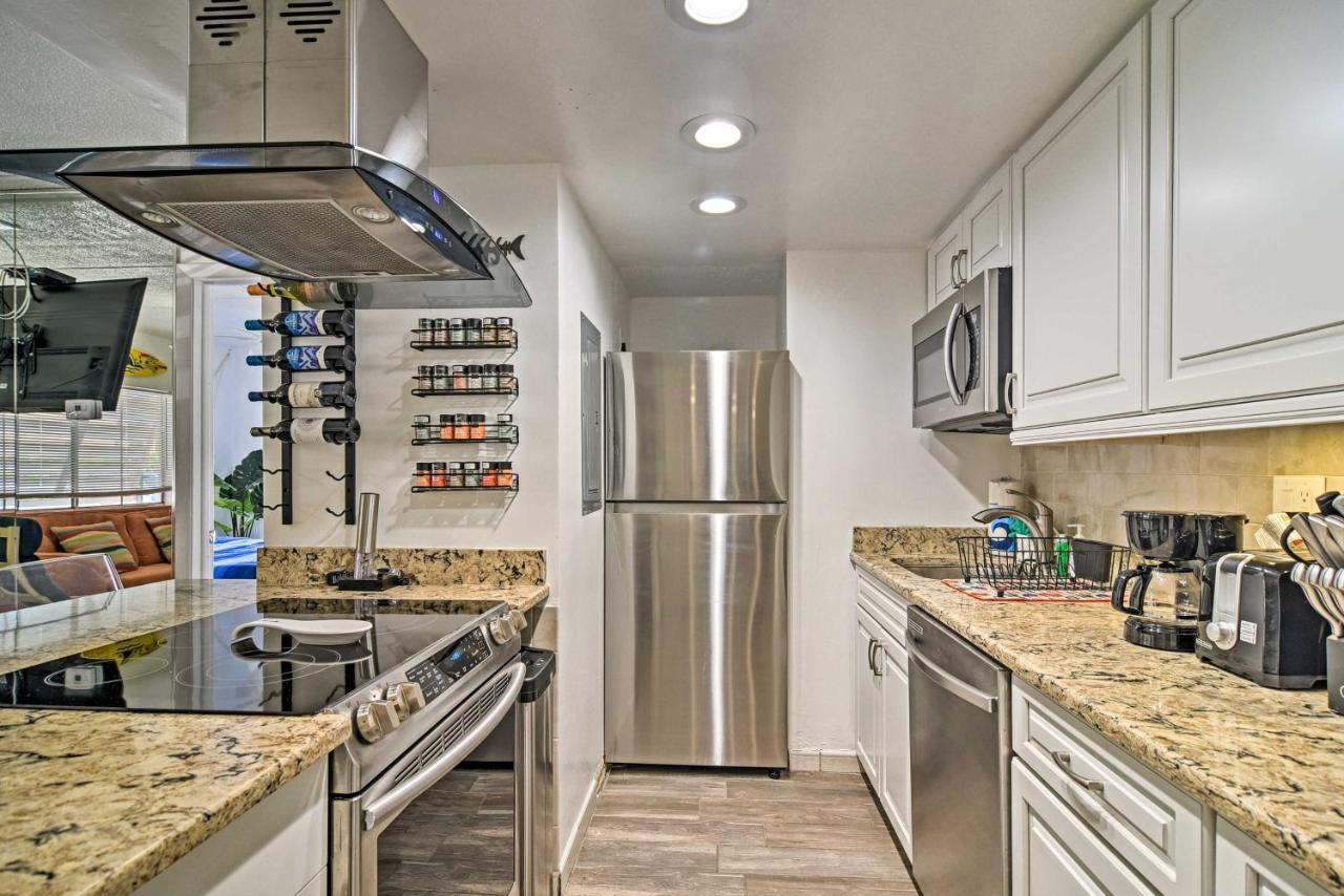 Modern St Pete With Community Pool! Apartment