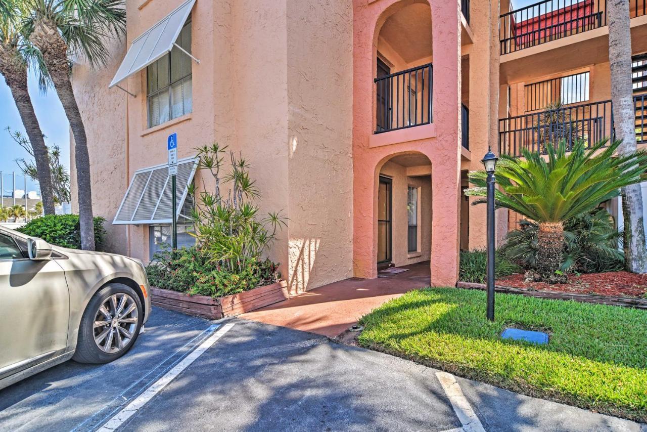 Modern St Pete With Community Pool! St. Pete Beach