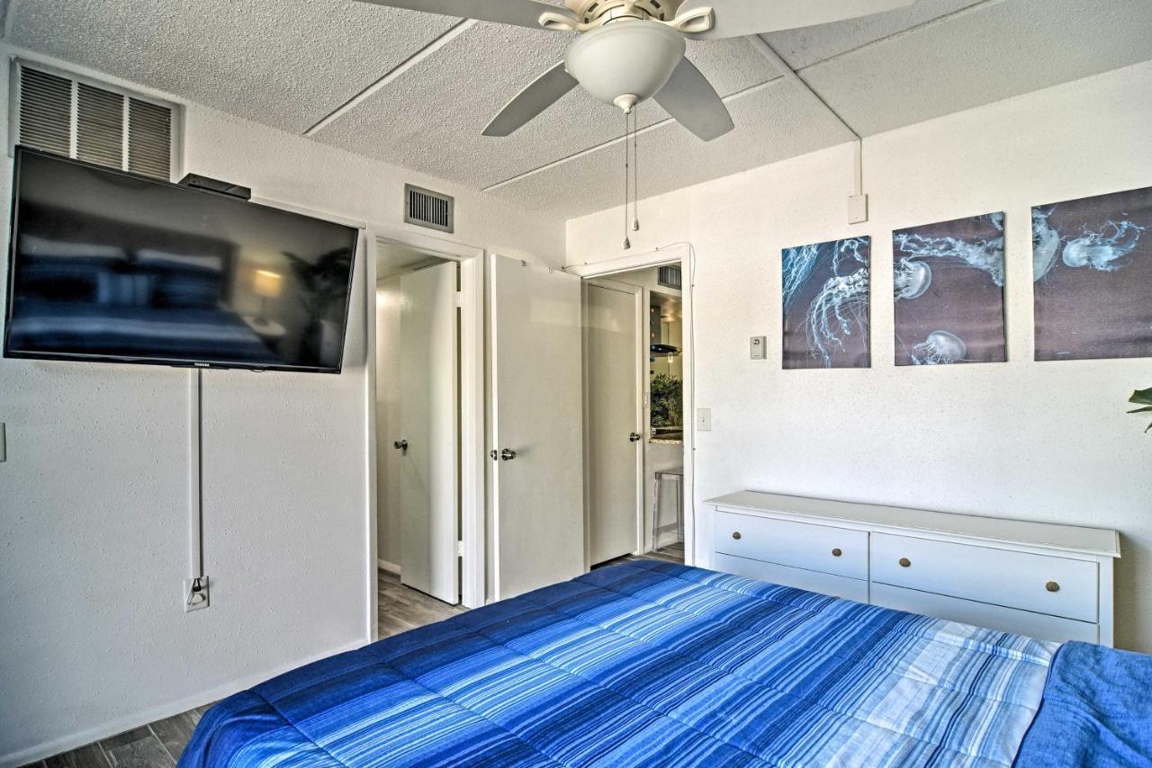 Modern St Pete With Community Pool! *