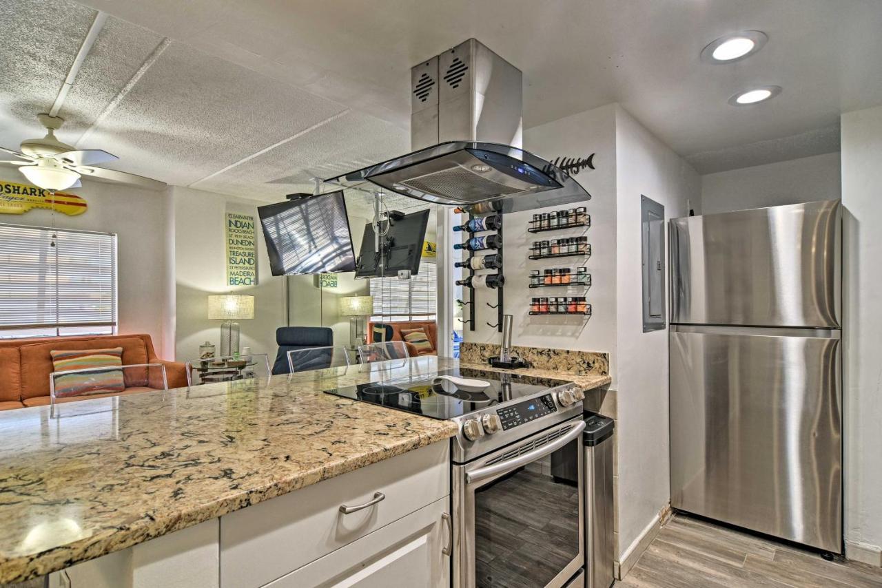 Modern St Pete With Community Pool! Apartment *
